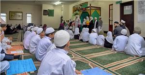 آموزش صحیح کودکان مسلمان عاملی برای زندگی راحت در جوامع غیراسلامی است